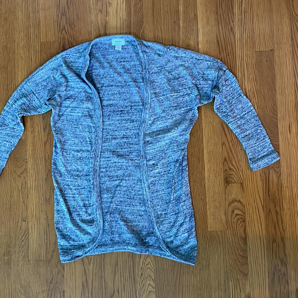 Old Navy L Heather gray classic cardigan. No buttons or zipper. EUC